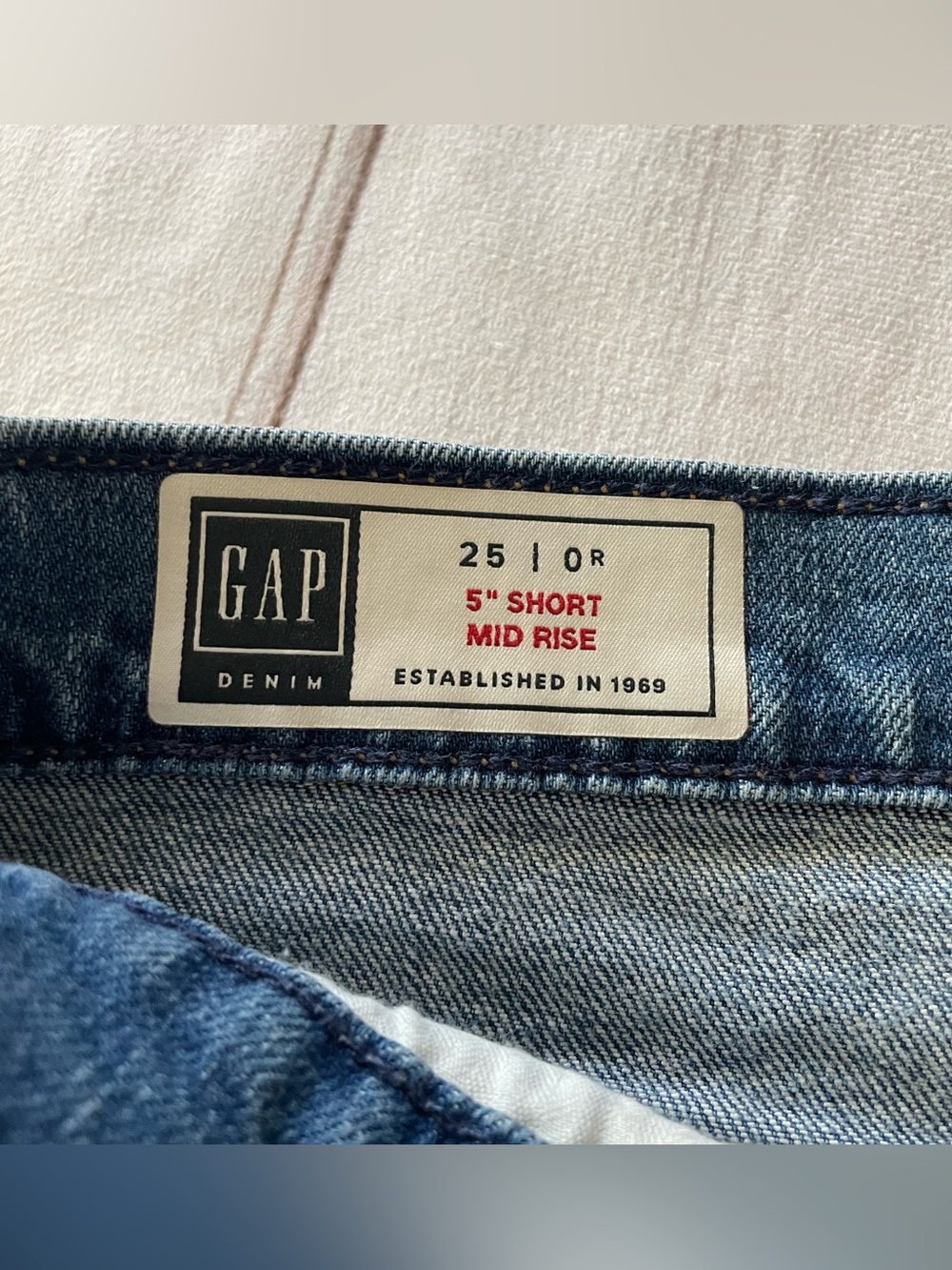 Gap 5” Mid Rise Denim Shorts Women’s 25 | 0 Blue Cuffed Stretch Casual Preppy - Picture 8 of 13
